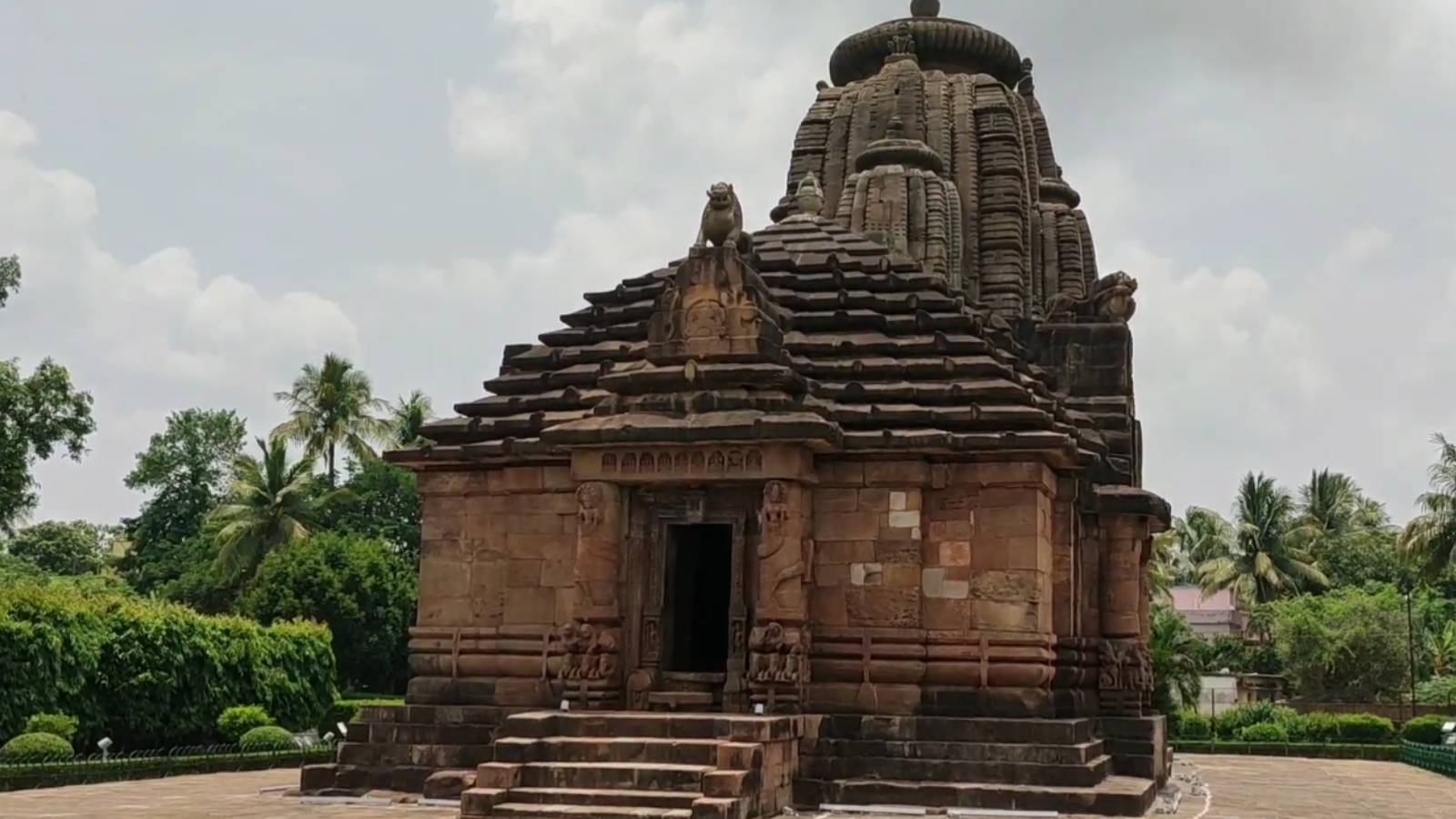Ancient Raja Rani Raja Rani Temple : History, Timings, Entry Fee & Location