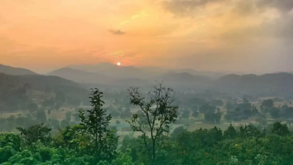 golden sunset Daringbadi 