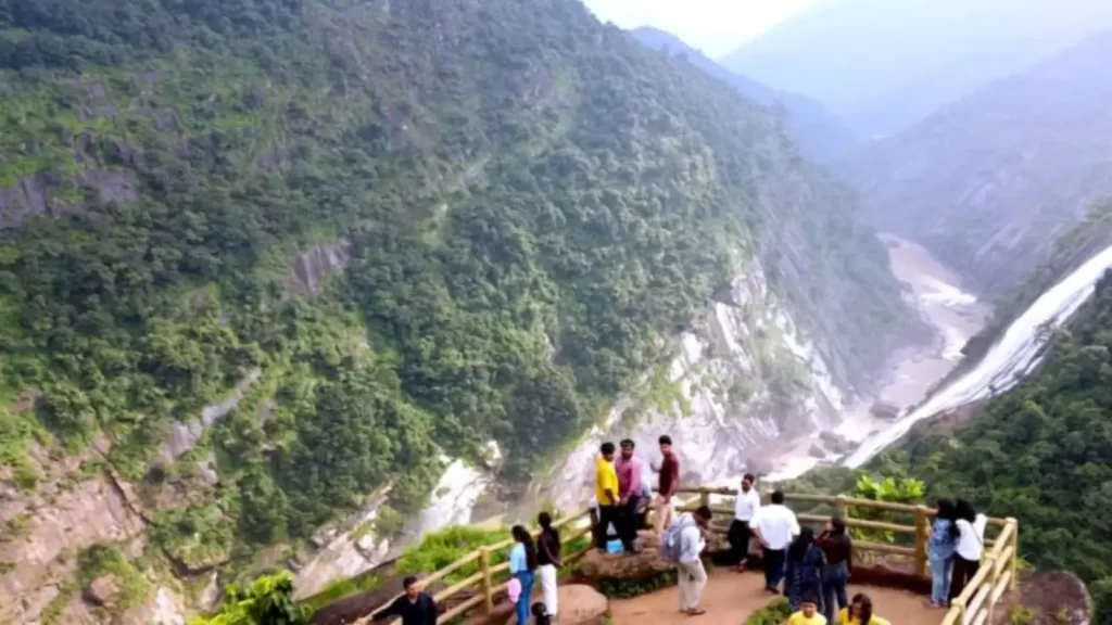 Duduma Waterfall