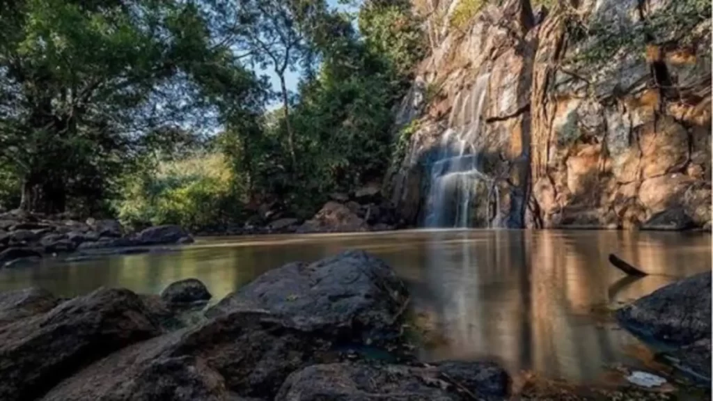 Midubanda Waterfall